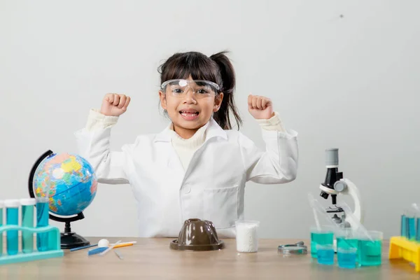 Utbildning Vetenskap Kemi Och Barn Koncept Barn Eller Elever Med — Stockfoto