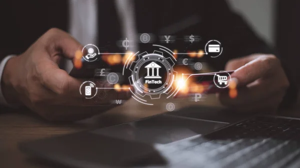 Finans teknolojileri kavramı işadamı fintech kelime seçerek geleceği