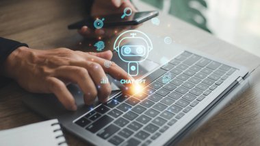 Yapay Zeka ya da Yapay Zeka ile sohbet. Kadın, OpenAI tarafından geliştirilen yapay zeka sohbet robotunu kullanarak akıllı bir yapay zekayla ya da yapay zekayla sohbet ediyor..