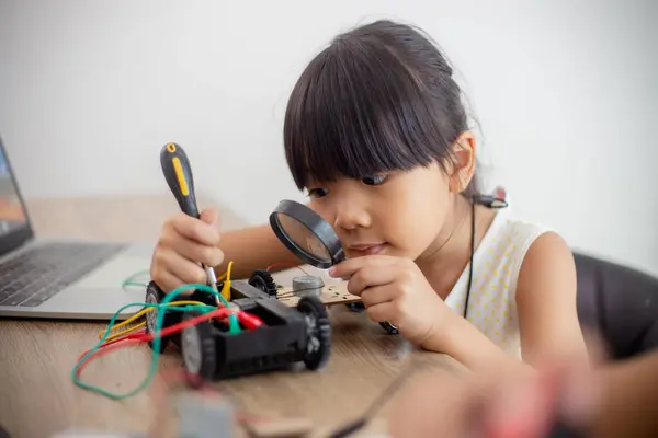Nventive Kids Learn Home Coding Robot Cars Electronic Board Cables — Stock Photo, Image