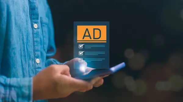 People use smartphones with ADs on websites. Shooting ads on cross-feeds to optimize customer engagement. Digital marketing and online advertising to targeted customers.