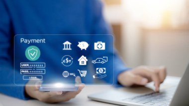 Dijital pazarlama ile çevrimiçi ödeme, bankacılık çevrimiçi fatura ödeme düğmesi, kredi kartı ve ağ bağlantısı ikonu ile akıllı telefon iş teknolojisi sanal ekran geçmişi