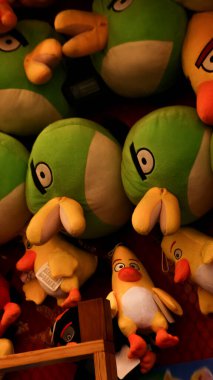 Plush Green & Yellow Birds Oyuncakları Karnaval Oyuncuları Booth Doldurulmuş Hayvan Ödülleri