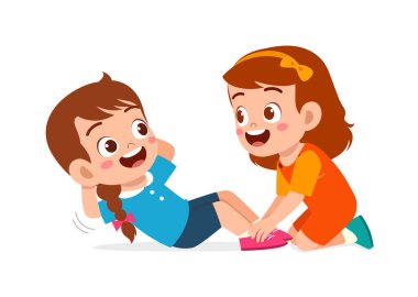 Küçük çocuk spor yapıyor. Otur.