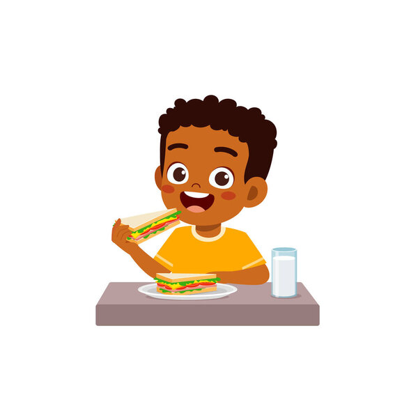Маленький ребенок ест сэндвич и чувствует себя счастливым