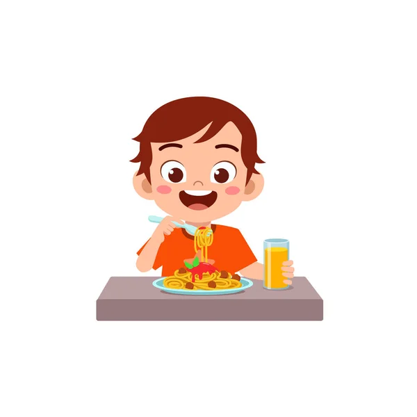 Küçük Çocuk Spagetti Yer Mutlu Olur — Stok Vektör