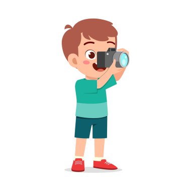 Küçük çocuk kamerayı tutuyor ve fotoğraf çekiyor.