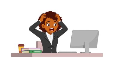 Adam çalışan masa başında oturup ofiste çalışıyor ve bağırıyor ve panikliyor.