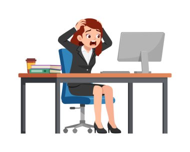 Kadın çalışan masa başında oturuyor ofiste çalışıyor ve bağırıyor ve panikliyor.