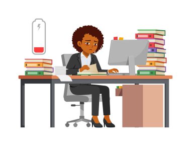 Kadın çalışan yorgun, masa başında oturuyor bilgisayarla çalışıyor, şarjı az.