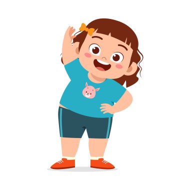 Küçük çocuk kilo vermek için egzersiz yapıyor.