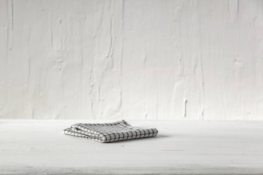 boş tahta masa beyaz arkaplan