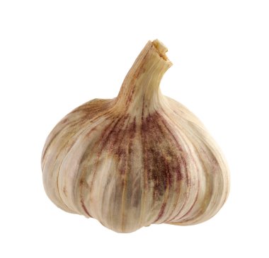 Beyaz arkaplanda yalıtılmış sarımsak karanfilleri