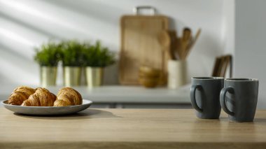 Fotokopi alanı ve mutfak arka planı olan ahşap masa yüzeyi