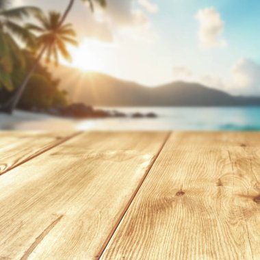 Bulanık deniz altyapısı olan boş ahşap güverte. ürün gösterimi montajı, yaz tatili konsepti.