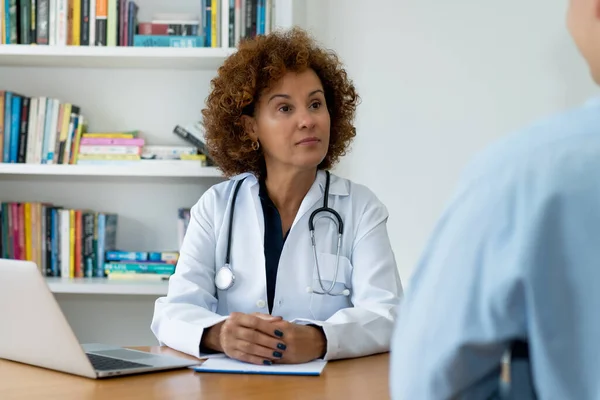 Serious Mature Female Doctor Listening Problems Patient Office Hospital — Stock Photo, Image