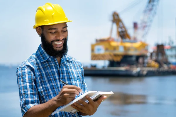 Laughing African American Offshore Worker Digger Plattform Ship Blue Ocean — Stockfoto
