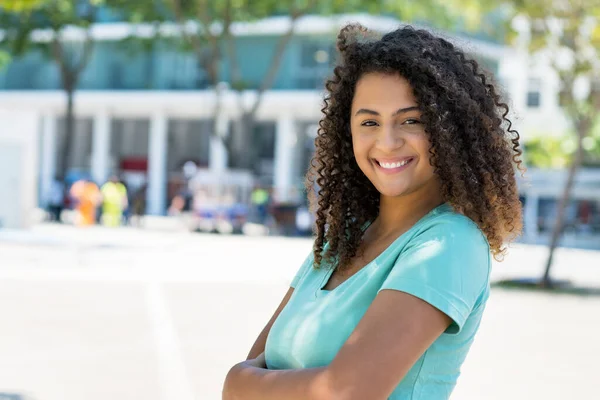 Beautiful Spanish Young Woman Curly Black Hair Outdoors Summer City — Stock Photo, Image