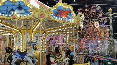 DOHA, Katar - 10 Ekim 2022 VILLAGGIO AVM, çocuklar oyun alanı