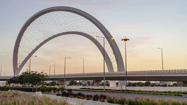 Doha Qatar Mayo 2022 Junio Puente Arco Doha Carretera Pública —  Fotos de Stock