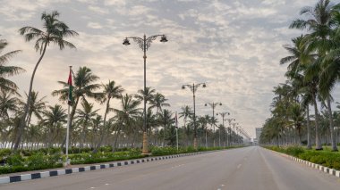 Salalah, Umman... 11 Kasım 2023 Salalah 'ın yolları doğanın harikalarından geçiyor..
