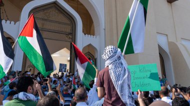 Doha, Katar - 9 Aralık 2023 - Katar 'da Gazze halkına destek vermek amacıyla Katar' da dayanışma protestosu.