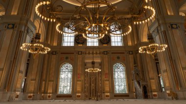 İnci, Doha, Katar - 12 Aralık 2023: Yeni açılan Hamad bin Jassim Camii (İnci Adası)