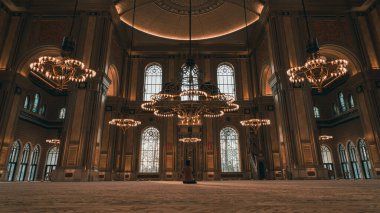 İnci, Doha, Katar - 12 Aralık 2023: Yeni açılan Hamad bin Jassim Camii (İnci Adası)