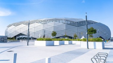 Doha, Katar - 12 Aralık 2023: Katar Eğitim Şehir Stadyumu Doha şehrinin kalbinde
