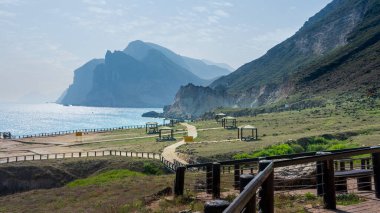 Al Mughsayl Plajı (El Mughsail Sahili olarak da bilinir) Salalah 'ın en ünlü turistik merkezi Umman' dır..