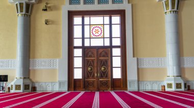 Doha, Katar - 12 Aralık 2023: Katar 'daki en büyük cami, Katar Devleti Büyük Camisi olarak da bilinen İmam Abdul Vahabi