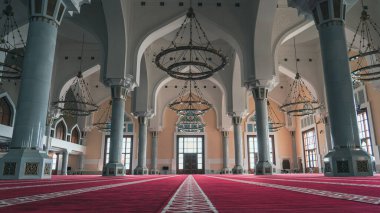 Doha, Katar - 12 Aralık 2023: Katar 'daki en büyük cami, Katar Devleti Büyük Camisi olarak da bilinen İmam Abdul Vahabi