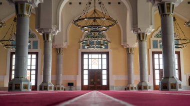 Doha, Katar - 12 Aralık 2023: Katar 'daki en büyük cami, Katar Devleti Büyük Camisi olarak da bilinen İmam Abdul Vahabi
