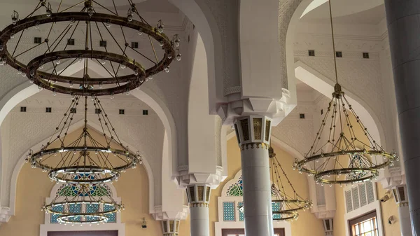Doha, Katar - 12 Aralık 2023: Katar 'daki en büyük cami, Katar Devleti Büyük Camisi olarak da bilinen İmam Abdul Vahabi