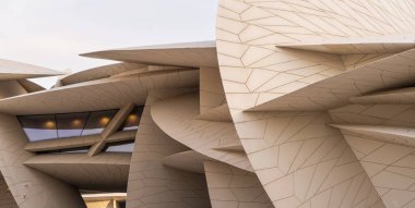 Doha, Katar-Mayıs 06.2023: Katar Ulusal Müzesi, Katar 'ın Doha kentinde bulunan ulusal bir müzedir..