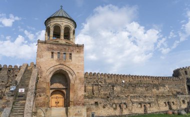 Tiflis, Gürcistan-Haziran 06.2024: Tiflis, Mtskheta, Gürcistan yakınlarındaki Svetitskhoveli Katedrali