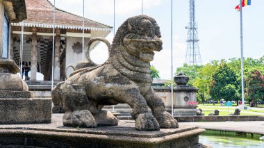 Colombo, Sri Lanka 18 Ocak 2025: Sri Lanka özgürlüğünün bir sembolü olan tarihi Bağımsızlık Meydanı, kültürel ve mimari mirası yansıtan yemyeşil ve görkemli bir pavyona sahiptir..
