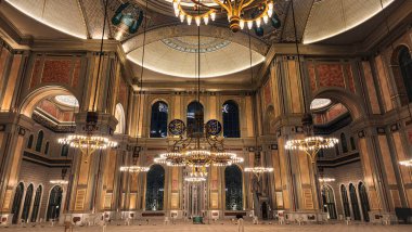 İnci, Doha, Katar - 12 Aralık 2024: Hamad bin Jassim Camii
