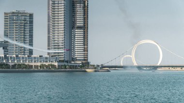 Doha, Katar-Haziran 05.2025: Qetifan Adası 'nı anakaraya bağlayan köprünün manzaralı görüntüsü