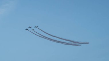 doha, qatar-Haziran 05.2025: Katar 'ın Doha kentinde hava gösterisi. Katar 2025 bayramı boyunca .