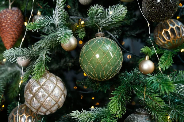 Weihnachtsbaum Hintergrund Cloce Schöner Weihnachtsbaum Mit Dekor Als Hintergrund Weihnachtsschmuck — Stockfoto
