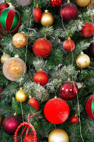 Різдвяна Ялинка Красива Ялинка Декором Фон Різдвяні Прикраси Дереві Листівка — стокове фото