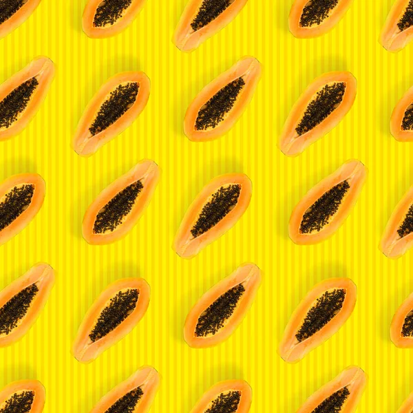 Fresco Modello Papaya Maturo Senza Soluzione Continuità Sfondo Giallo Sfondo — Foto Stock