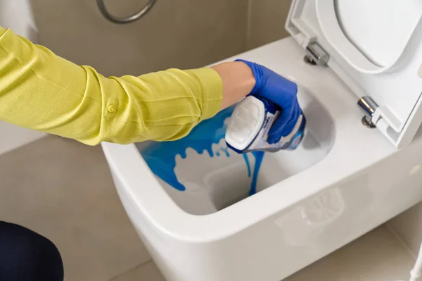 Wall Mounted Toilet Cleaning Detergent Woman Hotel Maid Cleans Bathroom — 스톡 사진