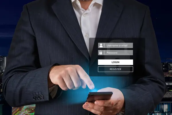 Login Empresário Usando Seu Smartphone Usando Telefone Celular Para Digitar — Fotografia de Stock