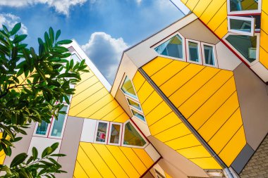 Görkemli Kentsel Arazi, Rotterdam 'daki Canlı Sarı Küp Evleri, Hollanda' daki Modern Mimari Marvel ve Turist Çekimi