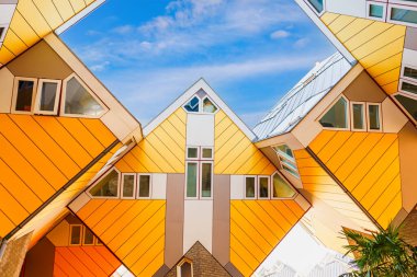 Görkemli Kentsel Arazi, Rotterdam 'daki Canlı Sarı Küp Evleri, Hollanda' daki Modern Mimari Marvel ve Turist Çekimi