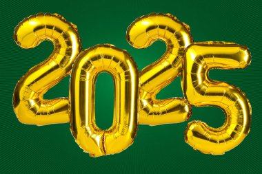 Yeni yıl 2025 kutlaması. Altın folyo renkli balonlar. 2025 balon. Yeşil arka planda. Parti, tebrik kartı, reklamcılık, yıldönümü..
