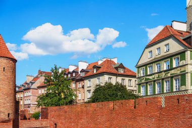 Klasik binaların yer aldığı bu büyüleyici hisse senedi imajındaki tarihi mimarinin cazibesini keşfedin. Kırmızı tuğla duvar, çeşitli yaratıcı projeler için idealdir..