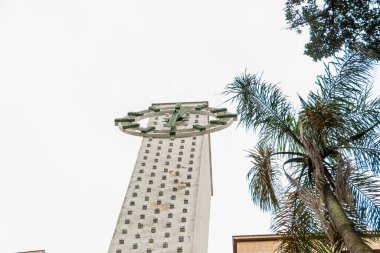 Rio de Janeiro, Brezilya şehir merkezindeki Mesbla binası saati - 11 Eylül 2022: Rio de Janeiro 'daki Mesbla binasının saatinin ayrıntıları.